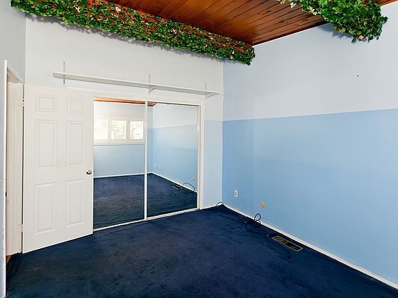 3rd image of 2522 Langdale Ave