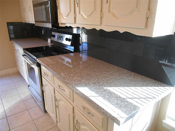 5th image of 1734 Cliffcrest Dr