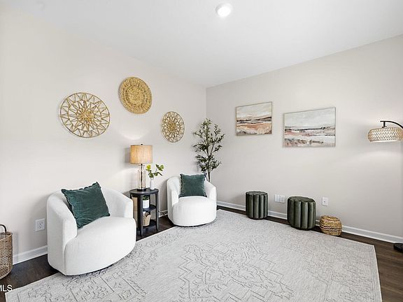 3rd image of 905 Ohara Ct
