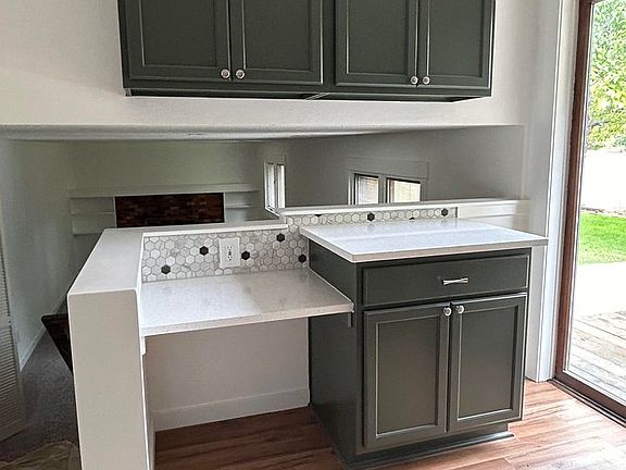 4th image of 1566 Mayfield Ln