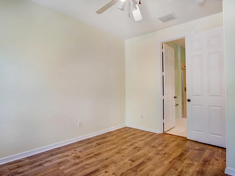 1020 E Longport Cir #F2 — Photo 21