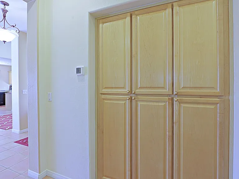 6803 E Eagle Feather Rd — Photo 25