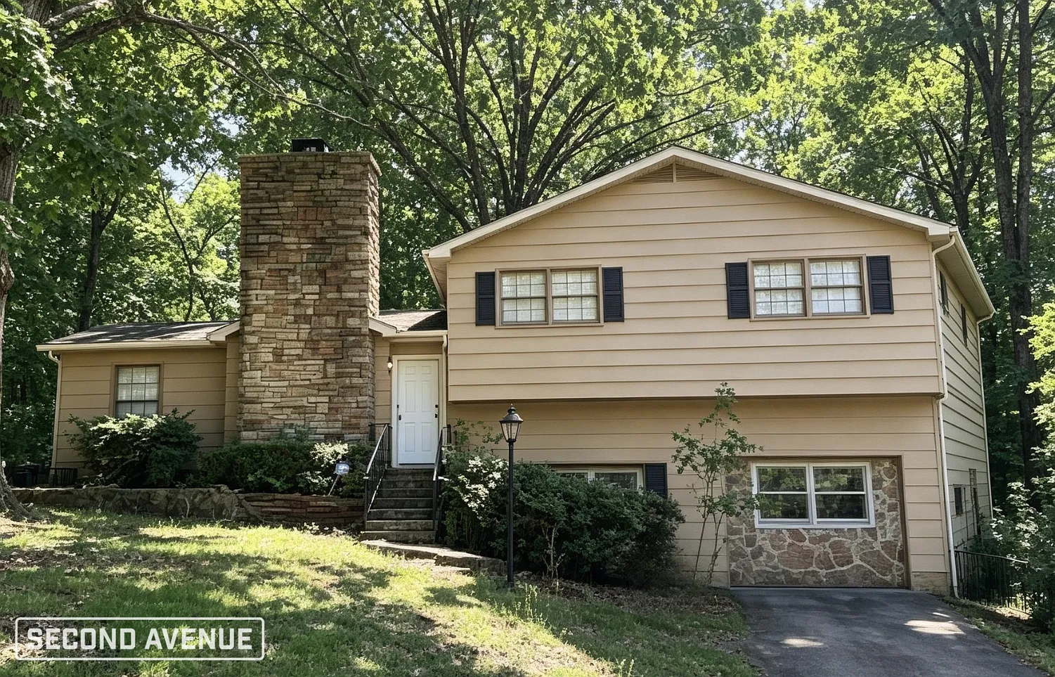 3 bed, 1.5 bath, 1617 sqft, $1,095 — Photo 1