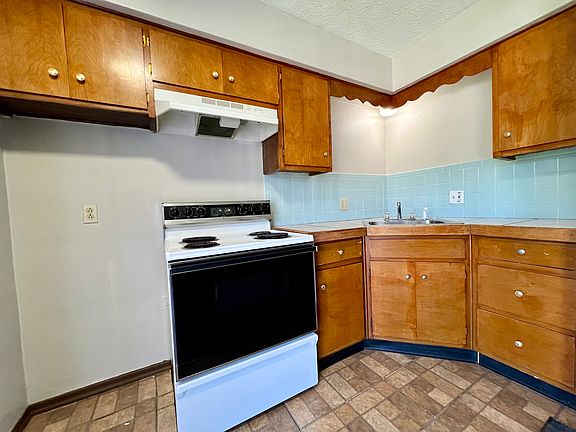 5th image of 23 York Port Dr #23