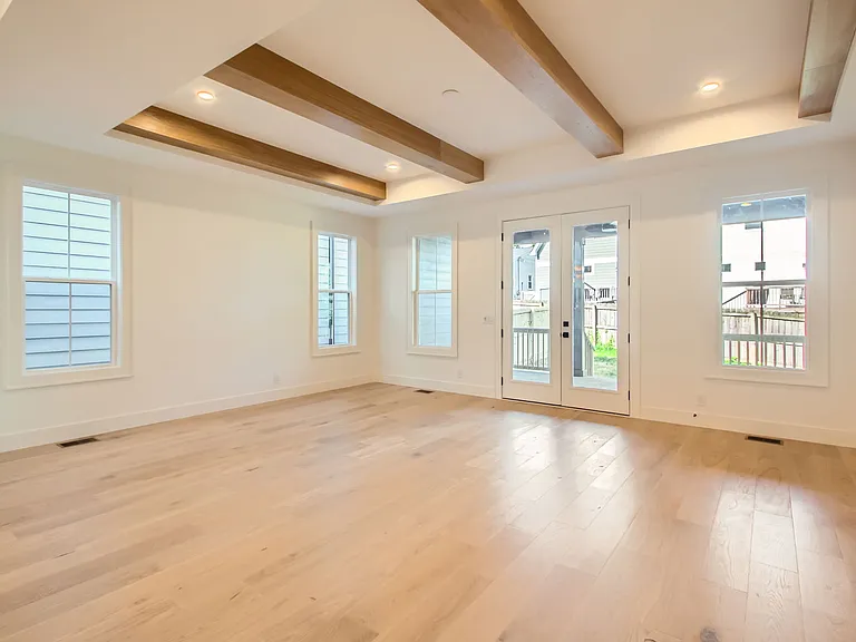 433B Croley Dr — Photo 9