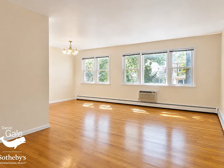 7069 Walnut St #2 — Photo 2