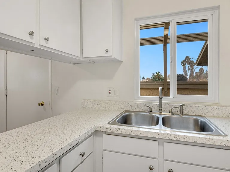 Park Place Apartments — Photo 52