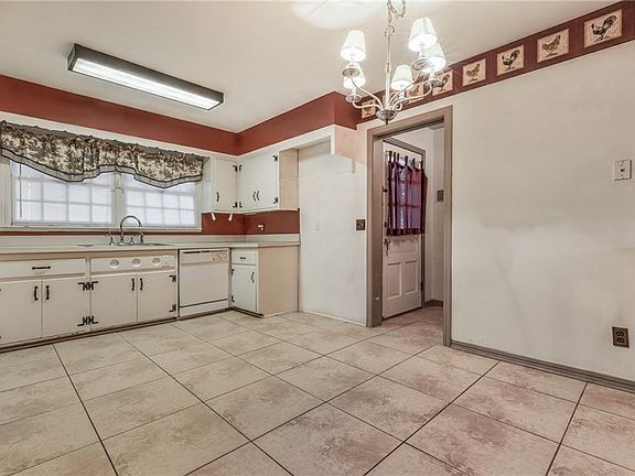 4th image of 2616 Kent Dr