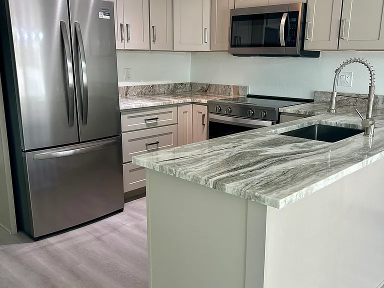 1640 Cape Hope Ave NE #4 — Photo 1
