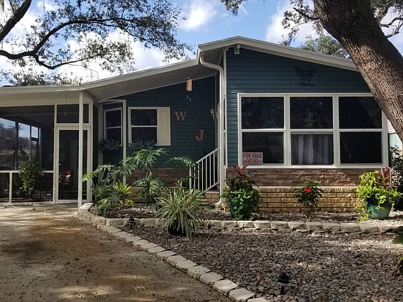 2nd image of 10129 Shadow Oaks Cir