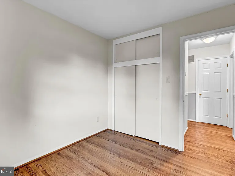 14715 Lock Dr — Photo 28