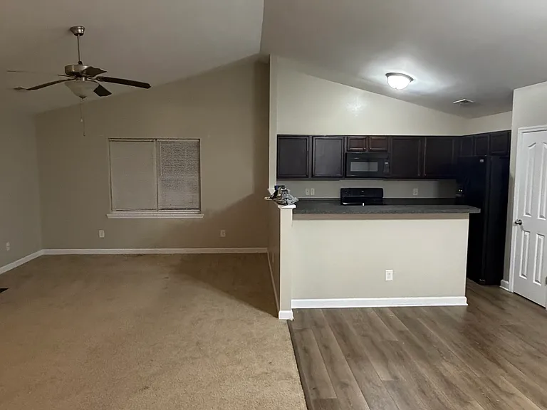 111 Woodbury Farm Dr — Photo 7