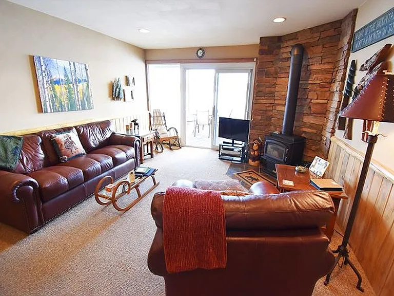 401 W La Bonte St #108 — Photo 3