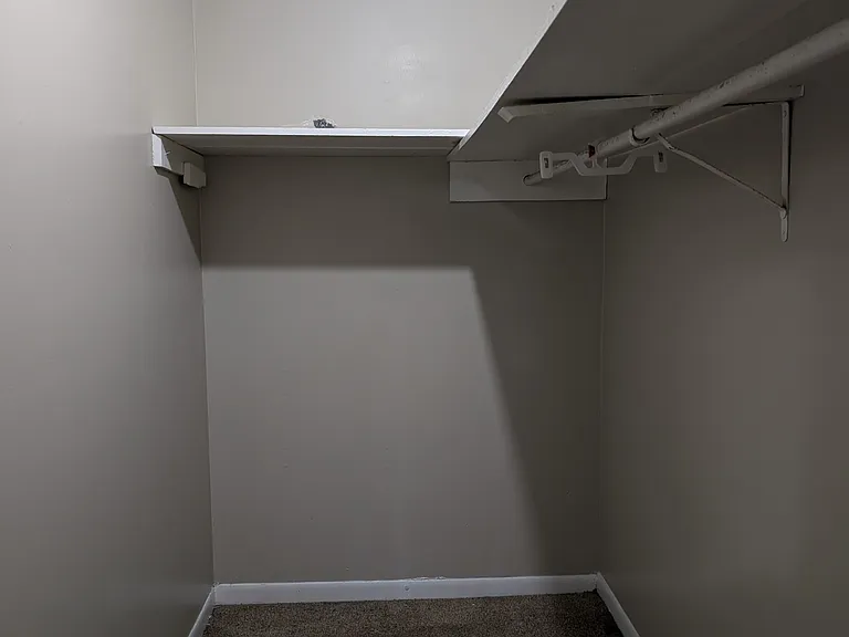 441 Harding Pl #B2 — Photo 3