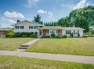 1801 Hermitage Dr, Kingsport, TN 37664