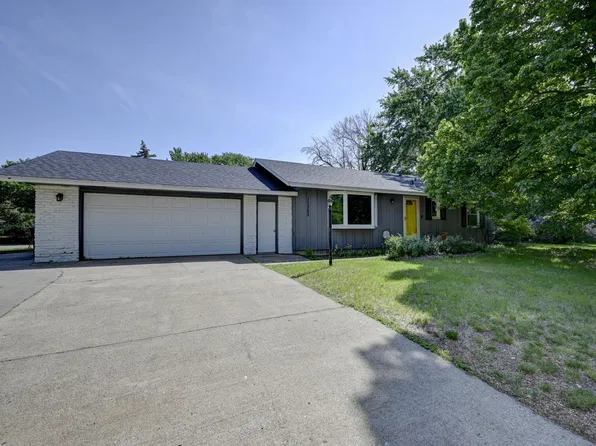 11353 Swallow St NW, Coon Rapids, MN 55433