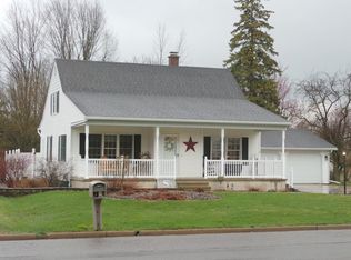 402 W Spruce St, Abbotsford, WI 54405
