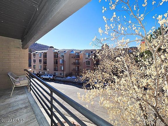 3rd image of 2000 Prospector Ave #304