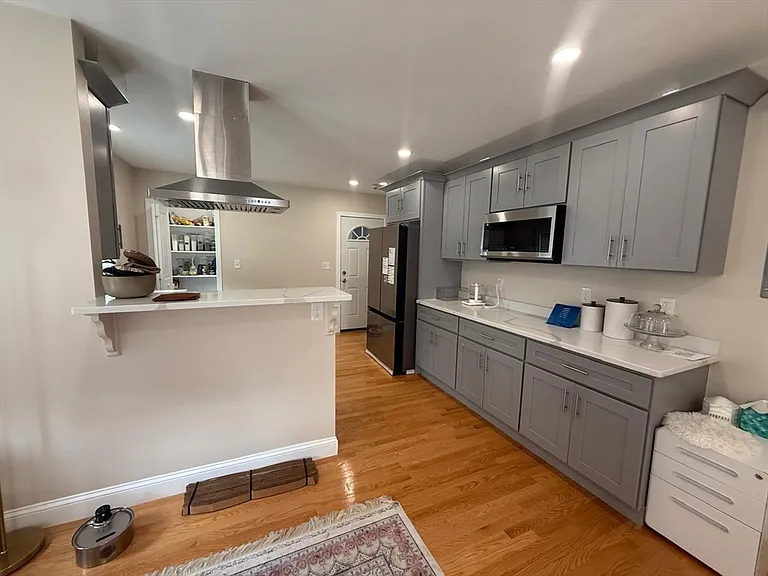 42 Ashland St #1F — Photo 9
