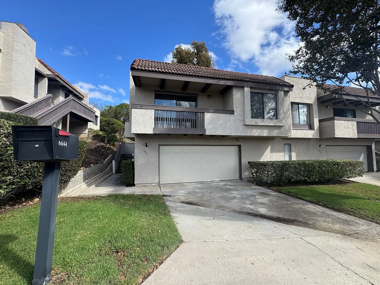 Move in Special-Two Story Three Bedroom Montezuma Townhouse College East — Photo 1