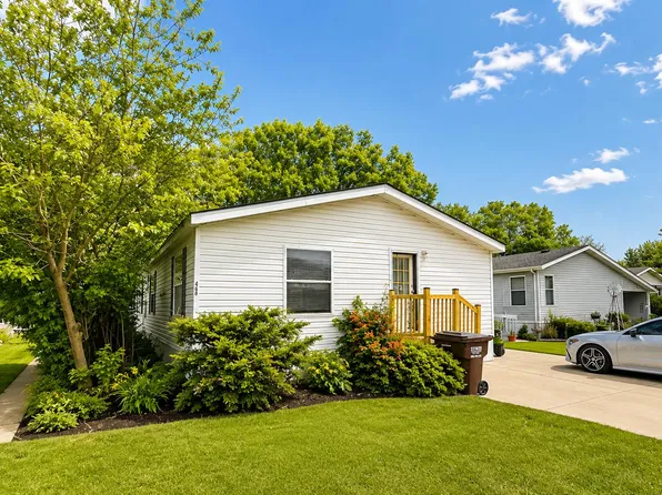 466 Pine Cone Trl, Monroe, MI 48161