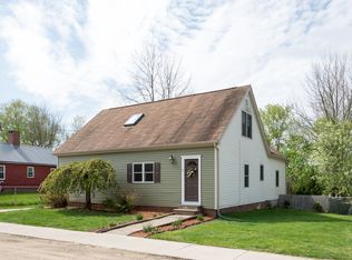 109 Pickering Rd, Rochester, NH 03867