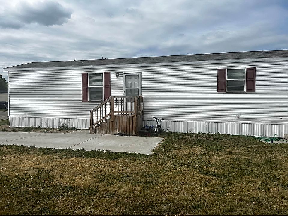 1st image of 831 Oxford Ave