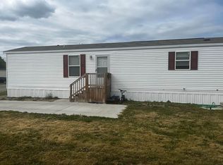 831 Oxford Ave, Manitou Beach, MI 49253