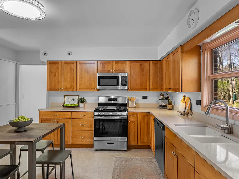 1619 Mar Dr — Photo 17