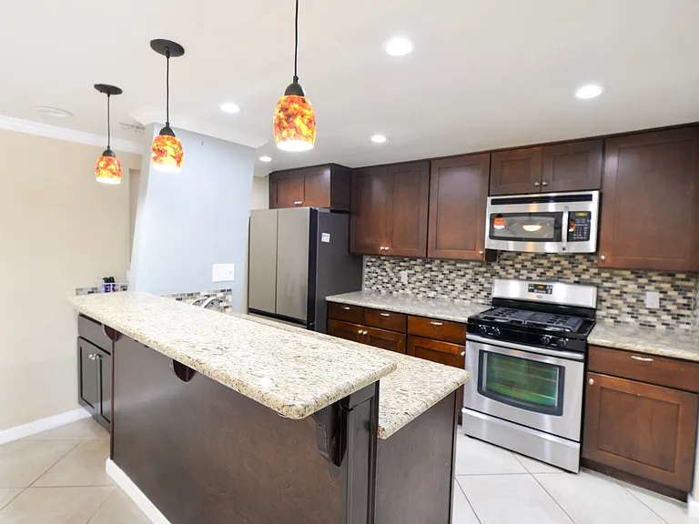 2501 S El Camino Real #202 — Photo 8
