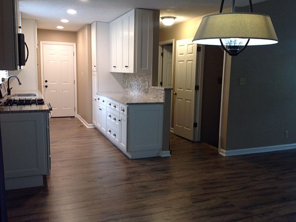 4th image of 700 Summerdale Dr