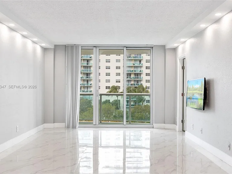 19380 Collins Ave #507 — Photo 11