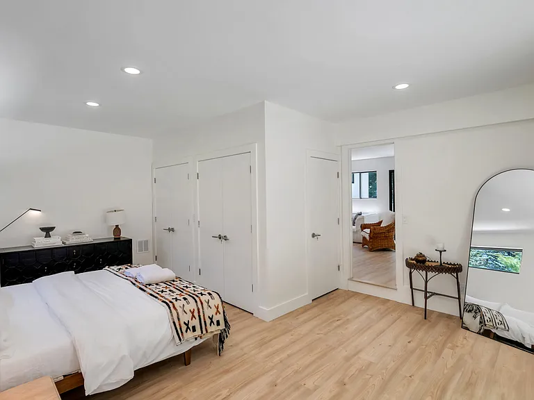 94 Peconic Hills Dr — Photo 19