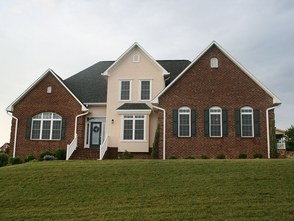 From of 11 Fairway Court