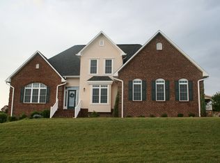 11 Fairway Ct, Daleville, VA 24083