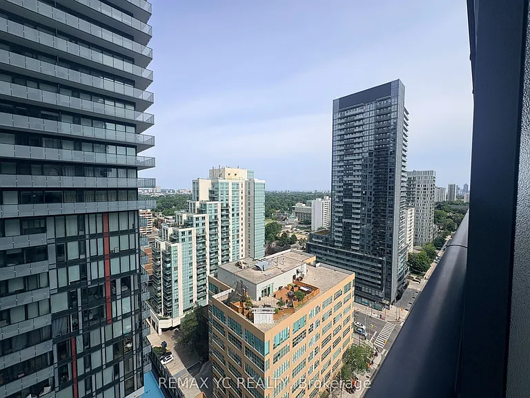 161 Roehampton Ave #2009 — Photo 12