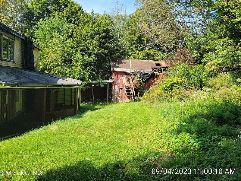 4th image of 111 Green Hollow Road