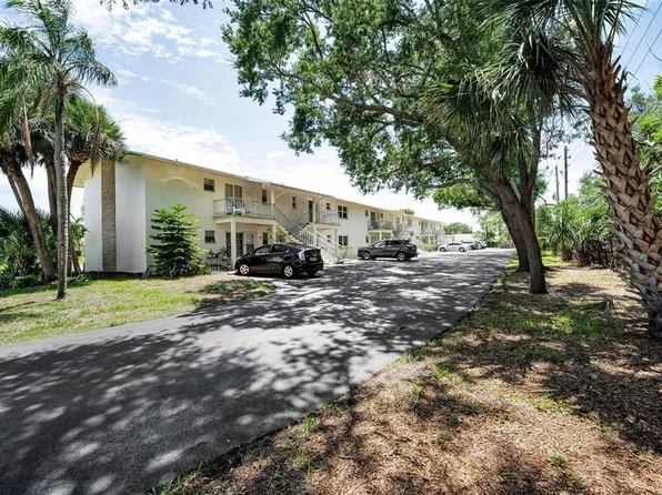 8301 Bardmoor Blvd APT 109, Seminole, FL 33777