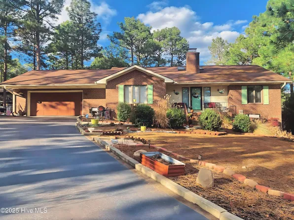 105 Tiverton Court, West End, NC 27376