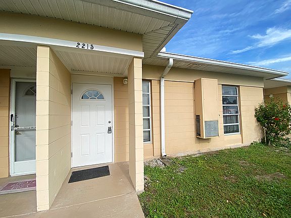 2nd image of 2215 Club Cir