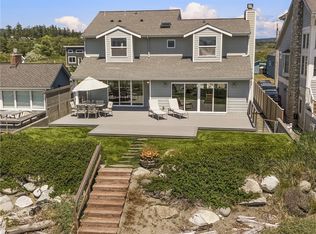 2486 Sunlight Beach Rd, Clinton, WA 98236