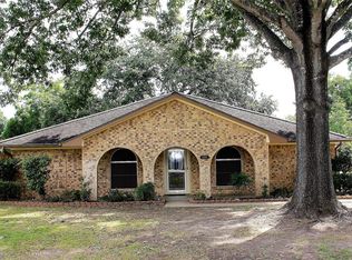 609 Marshall St, West Columbia, TX 77486