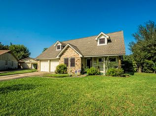 2632 Lake Park Dr, La Marque, TX 77568