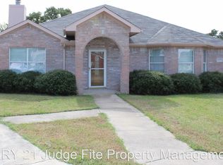 115 Mitchell St, Terrell, TX 75160