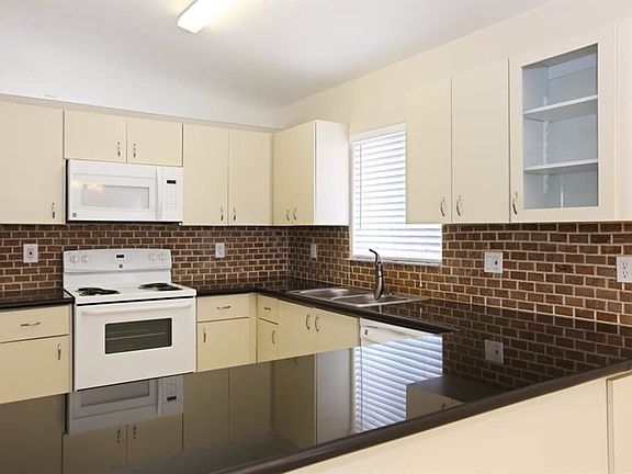 5th image of 10088 NW 126th Ter