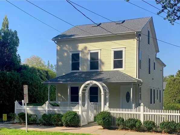 206 Milbank Ave, Greenwich, CT 06830