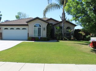 6713 Radio Flyer Dr, Bakersfield, CA 93312