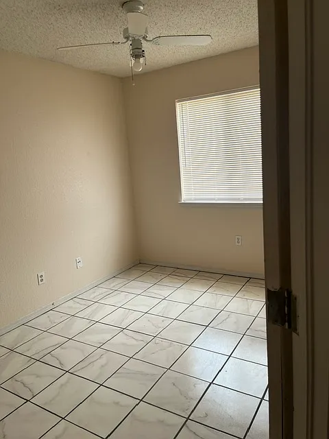 3 bed, 1159 sqft, $1,350 — Photo 1