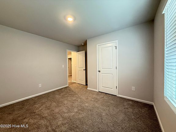 5th image of 5187 Meagan Lane NE