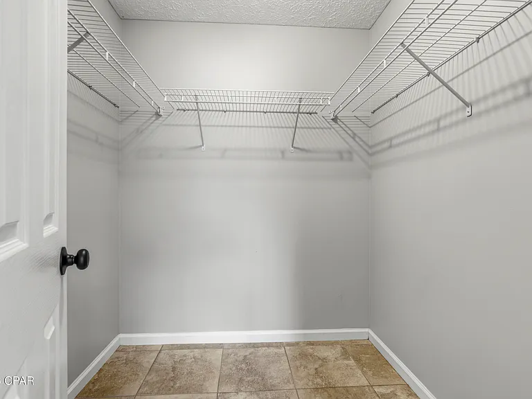 8416 N Lagoon Dr — Photo 12